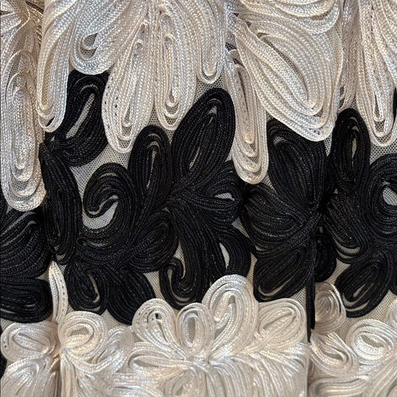 NWT Neiman Marcus Black and White Floral Dress - Picture 5 of 8